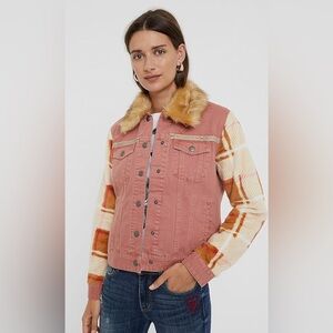 Desigual Lined Jean Jacket with Faux Fur Collar Women’s 6